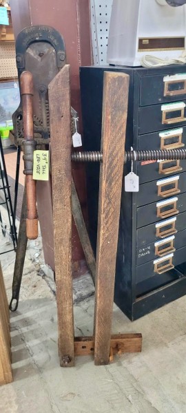 Leg vise
