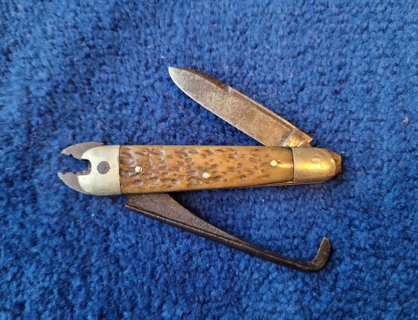 O Barnette cowboy knife.jpg