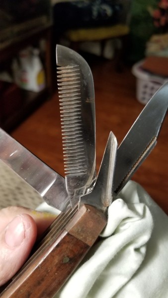 Knife, open