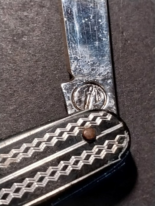 Knife 11.jpg