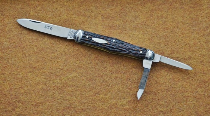 Wostenholm Stag Whittler (1600x882).jpg