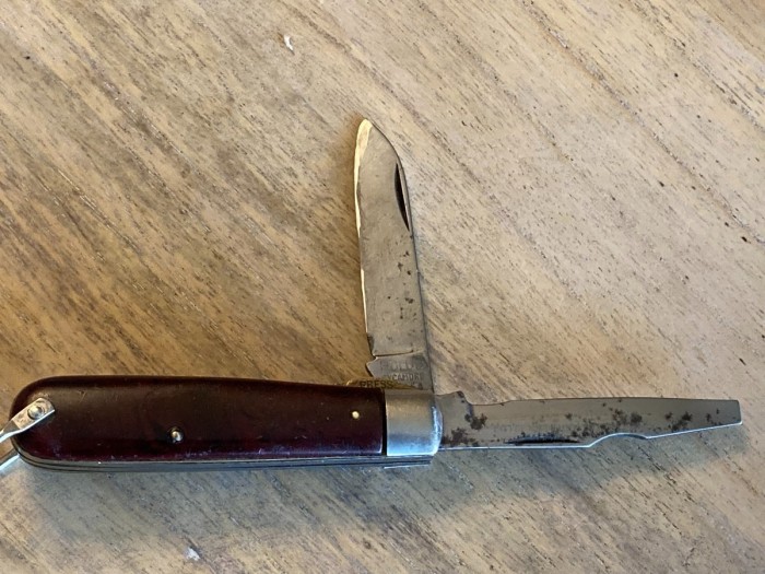 HOLUB Knife.jpg