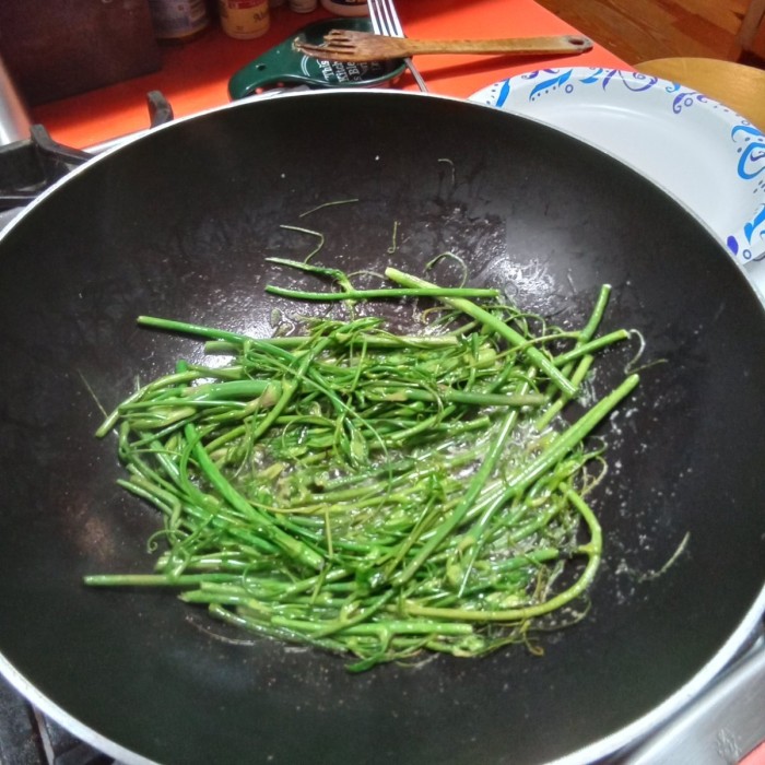 Tips being sautéed in butter