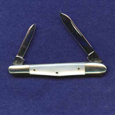2 5/8" hump-back pen.<br />Pattern number 722110.