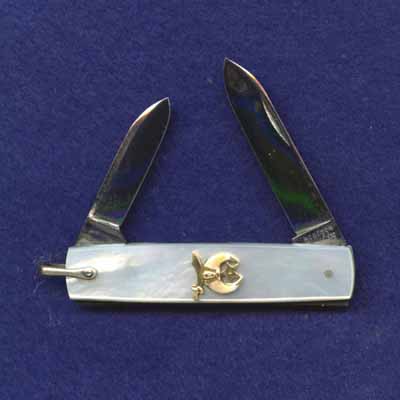2 1/2" equal-end Shriner's knife with<br />Shriner shield.<br />Pattern number 723747.