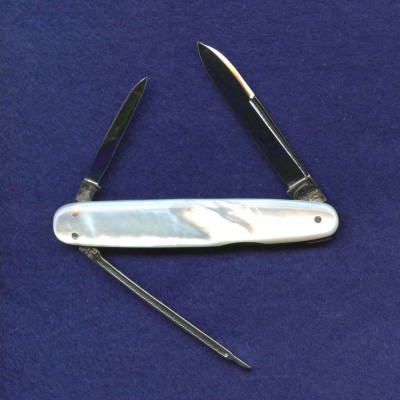 3 1/8" equal-end lobster.<br />Pattern number 732231.