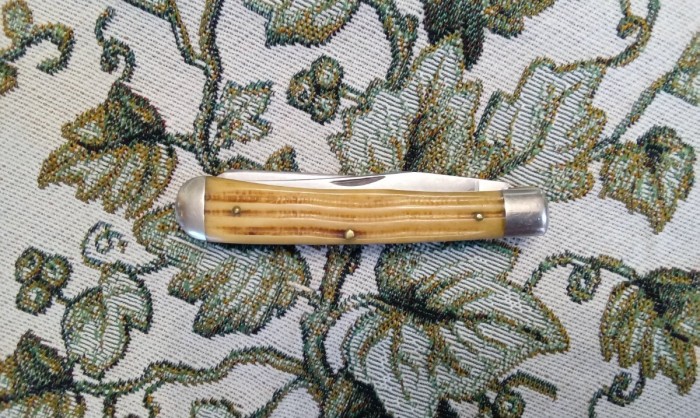 A fine old Queen trapper with Winterbottom handles, not a "Sunday go to meeting knife" and not a workday knife but one that accompanys me regularly on trips into town.