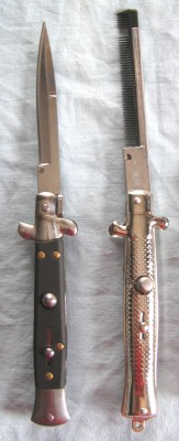 Unmarked blk handle auto, 5" closed, 8½" open. Classic comb auto, Hong Kong.