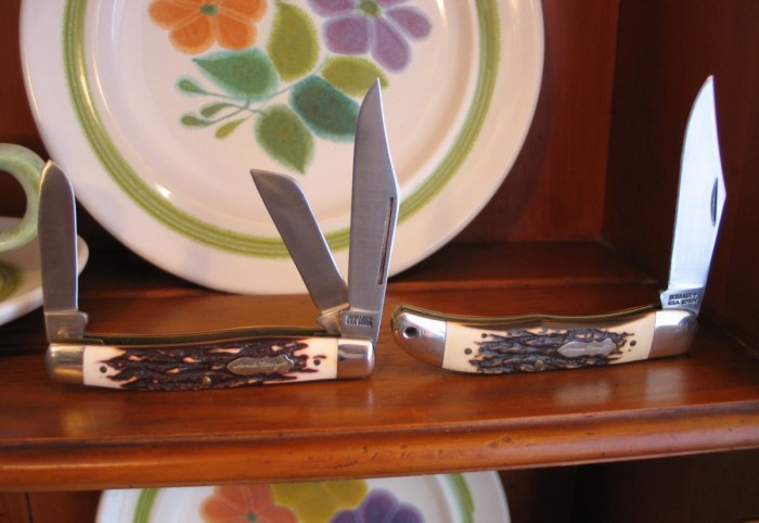 Schrade UH-885 and UH-124.JPG