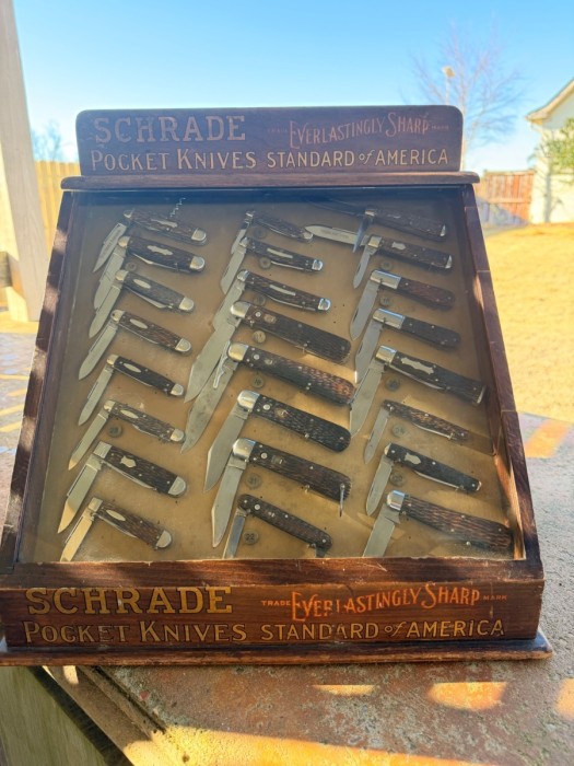 Schrade display.