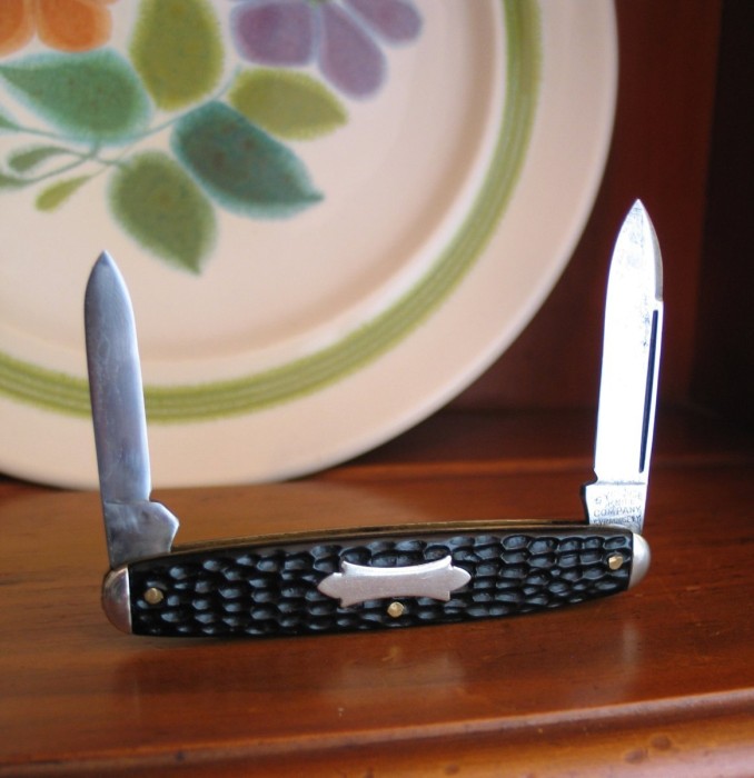 Syracuse knife Tip Bolsters 1.JPG