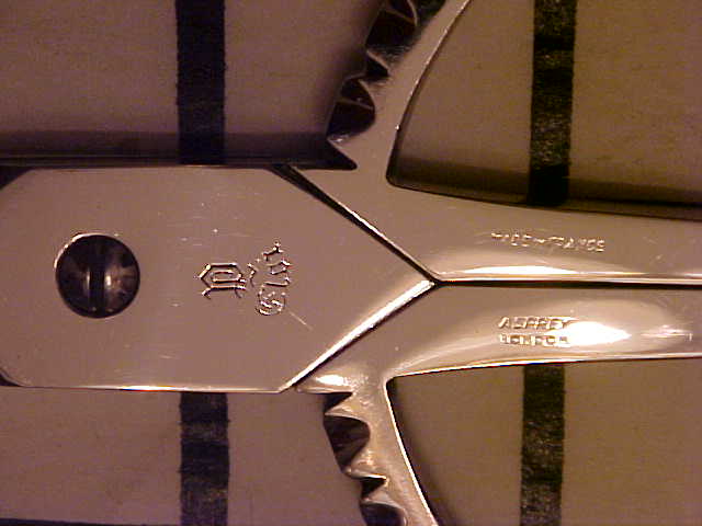 EloiDeskSetDetail2.JPG