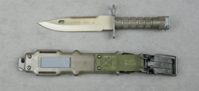 LanCay M9, front of blade, back of scabbard