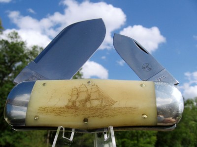 GEC 2011 RENDEZVOUS #462211 WHALER Back.JPG